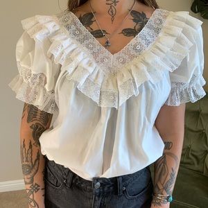 Vintage prairie cottagecore lace 70s peasant blouse